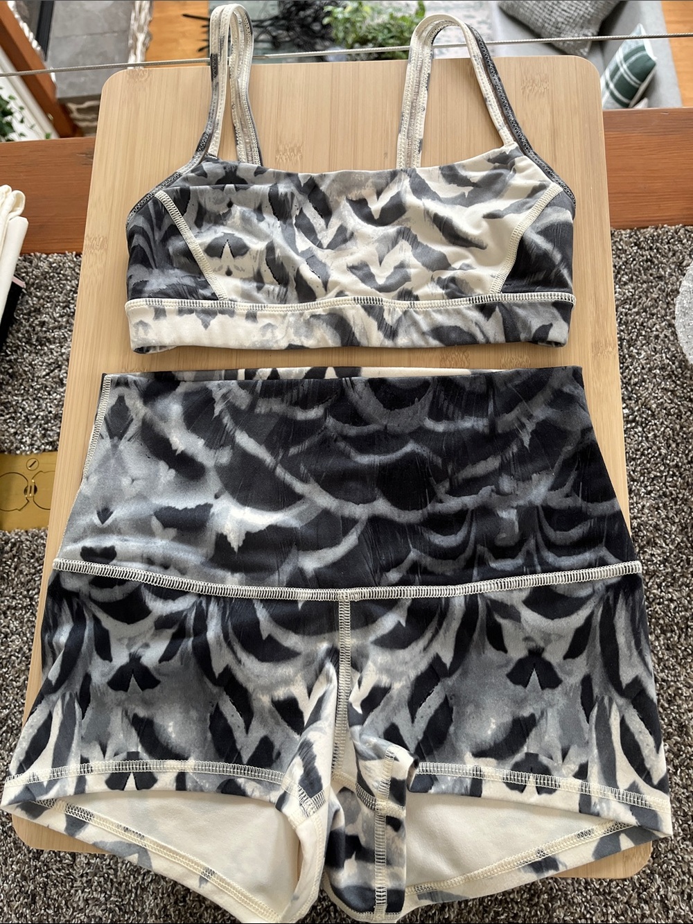 Lululemon vintage feather Black & Cream Sports Bra and High-Waist Shorts Set